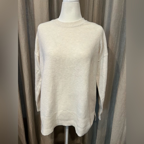 LOFT Sweaters - LOFT crewneck tunic sweater